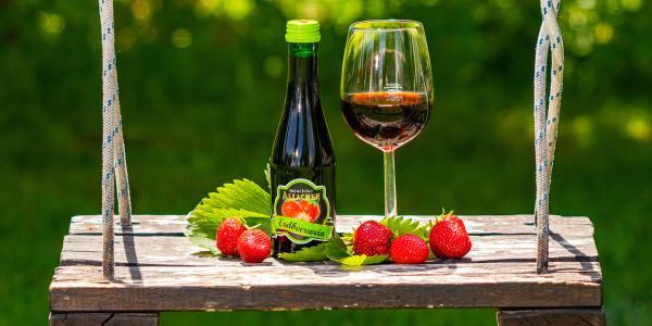 Strawberry wine miniatures